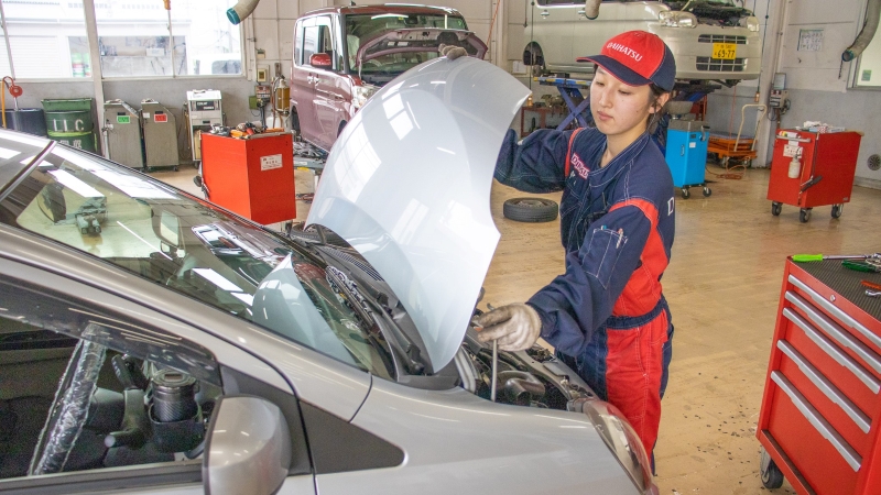 新卒入社 中嶌整備士 ダイハツ千葉販売株式会社 新卒入社 中嶌整備士 ダイハツ千葉販売株式会社